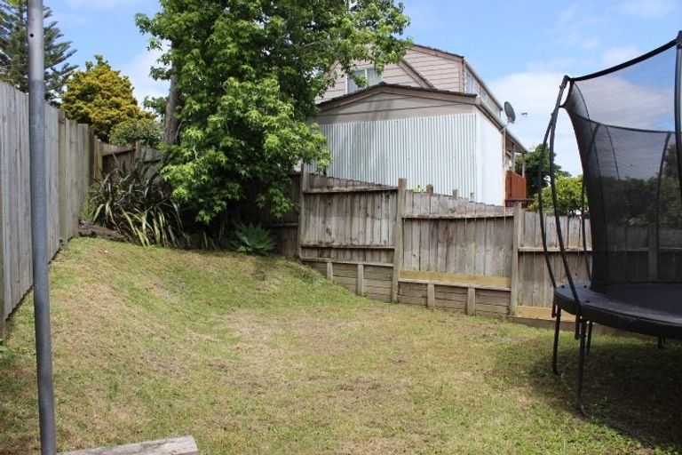 Photo of property in 1/40 Lilburn Crescent, Massey, Auckland, 0614