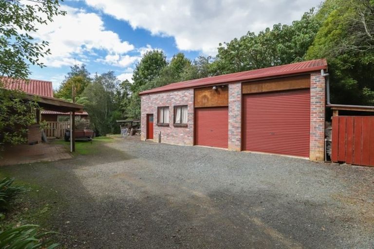 Photo of property in 10 Totara Grove, Hillcrest, Auckland, 0627