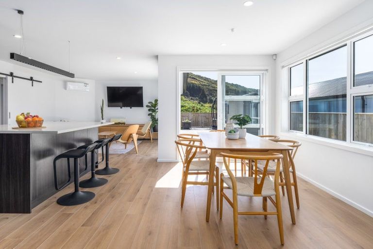 Photo of property in 40 Hokioi Drive, Kenepuru, Porirua, 5022