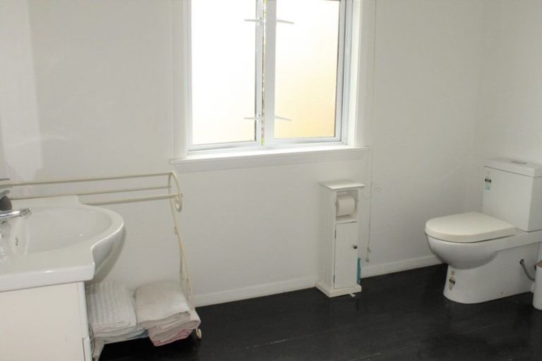 Photo of property in 156 Queen Street, Westport, 7825