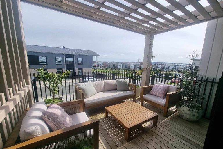 Photo of property in 17 Malcolm Calder Road, Hobsonville, Auckland, 0616