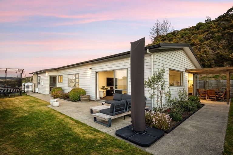 Photo of property in 14 Gennaker Lane, Whitby, Porirua, 5024