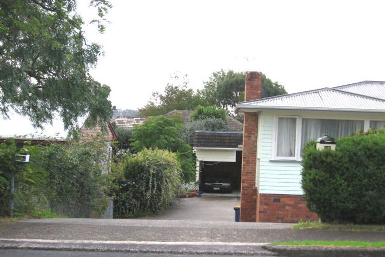 Photo of property in 15 Sherwood Avenue, Te Atatu South, Auckland, 0610