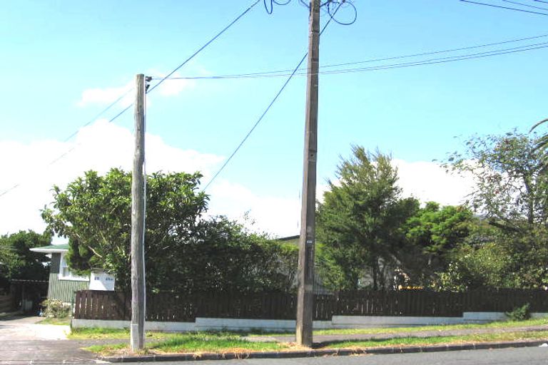 Photo of property in 25 Gilliam Street, New Lynn, Auckland, 0600