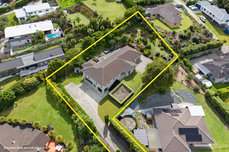 Photo of property in 3 Gavinike Place, Waimauku, 0812
