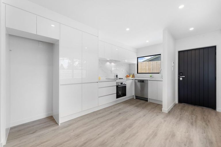Photo of property in 89c Oreil Avenue, West Harbour, Auckland, 0618