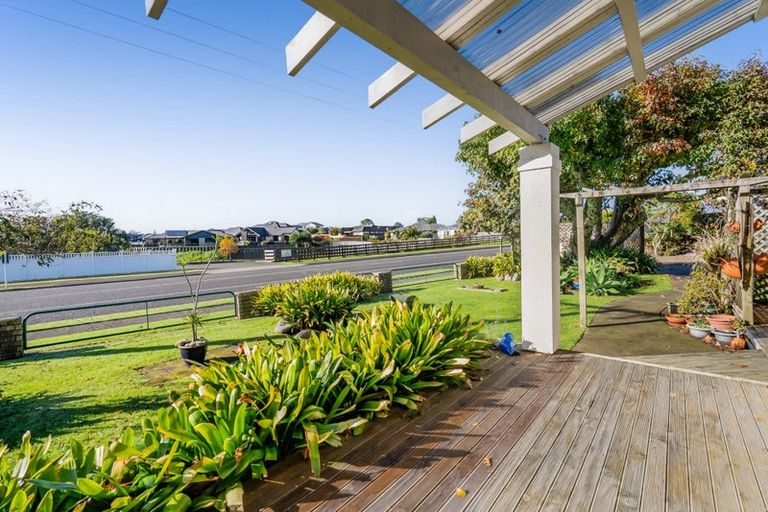 Photo of property in 3 Karina Road, Merrilands, New Plymouth, 4312