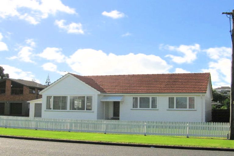 Photo of property in 1/12 Hattaway Avenue, Bucklands Beach, Auckland, 2012