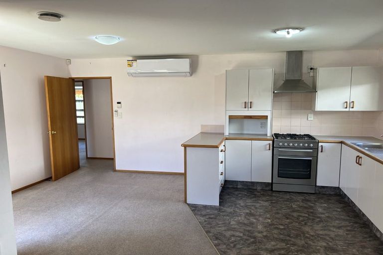 Photo of property in 3 Claverley Gardens, Avonhead, Christchurch, 8042