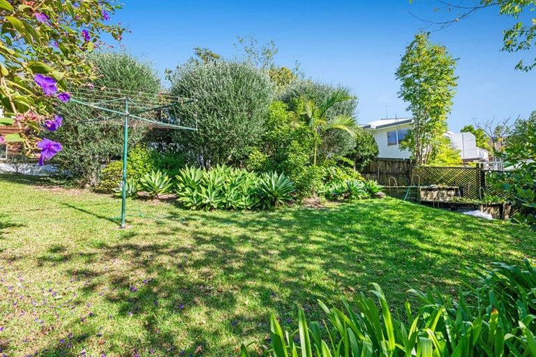 Photo of property in 59 Unsworth Drive, Unsworth Heights, Auckland, 0632