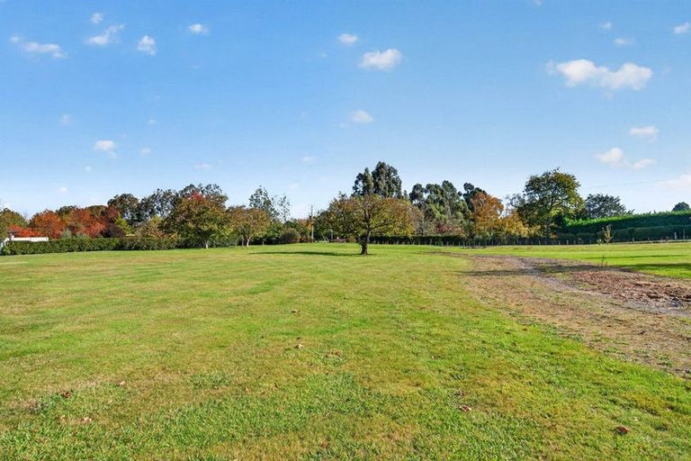 Photo of property in 5 Eagle Place, Martinborough, 5711