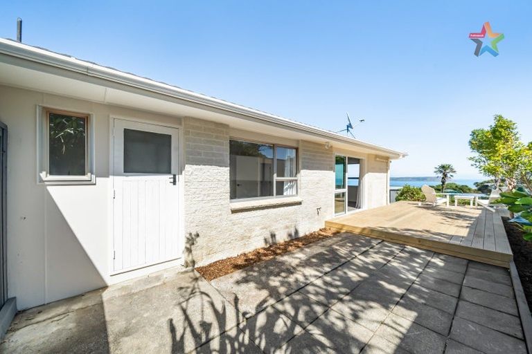 Photo of property in 30 The Track, Plimmerton, Porirua, 5026