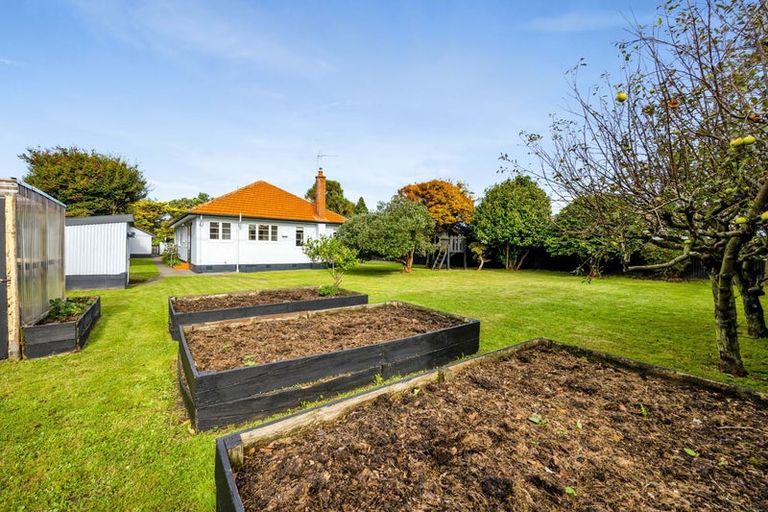 Photo of property in 230 South Road, Hawera, 4610