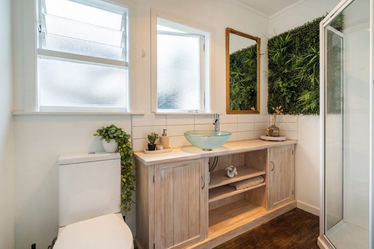 Photo of property in 19 Lanigan Street, Birkdale, Auckland, 0626