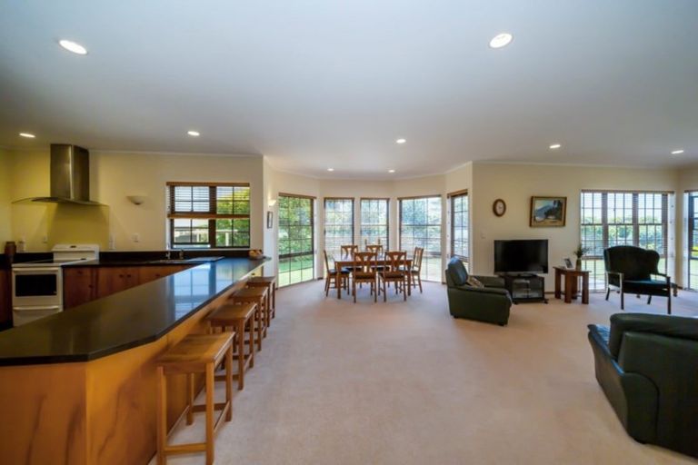 Photo of property in 335 Waihi Road, Hawera, 4673