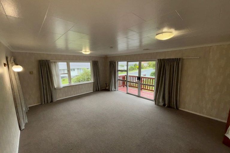 Photo of property in 2 Thurleigh Grove, Karori, Wellington, 6012