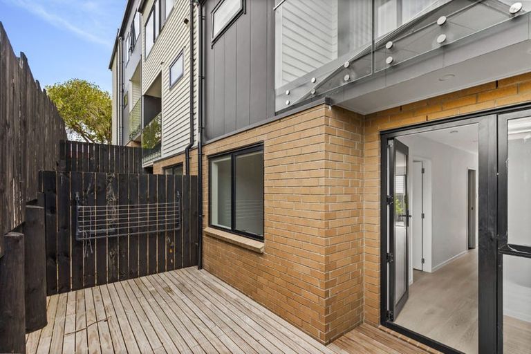 Photo of property in 4/53 Drake Street, Howick, Auckland, 2014