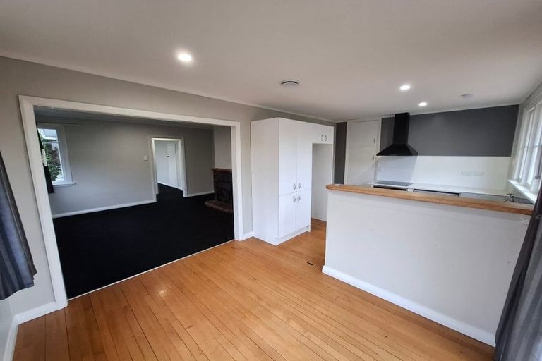 Photo of property in 1/9 Tarahua Road, Vogeltown, New Plymouth, 4310