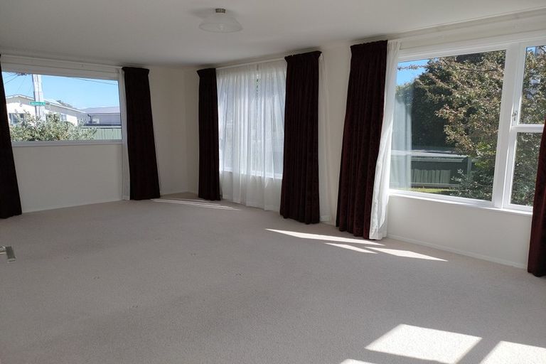 Photo of property in 17 Birdwood Road, Waterloo, Lower Hutt, 5011