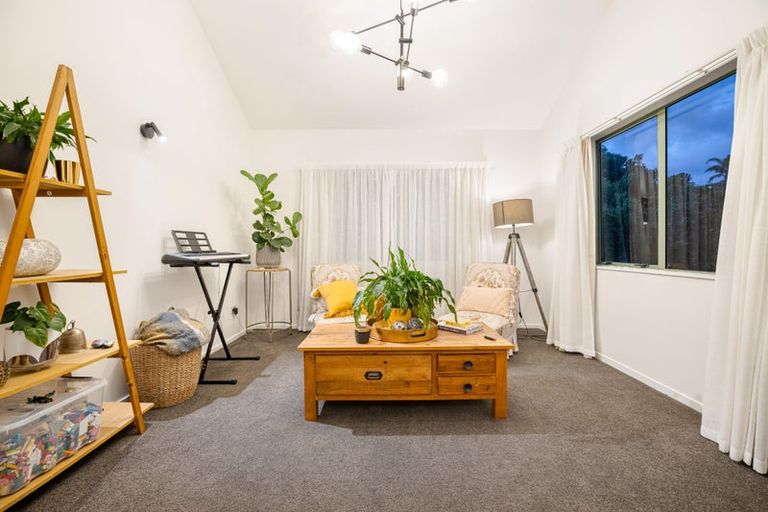 Photo of property in 153d Colwill Road, Massey, Auckland, 0614