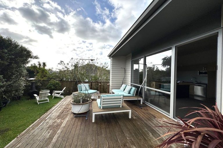 Photo of property in 39a Fairclough Road, Beach Haven, Auckland, 0626