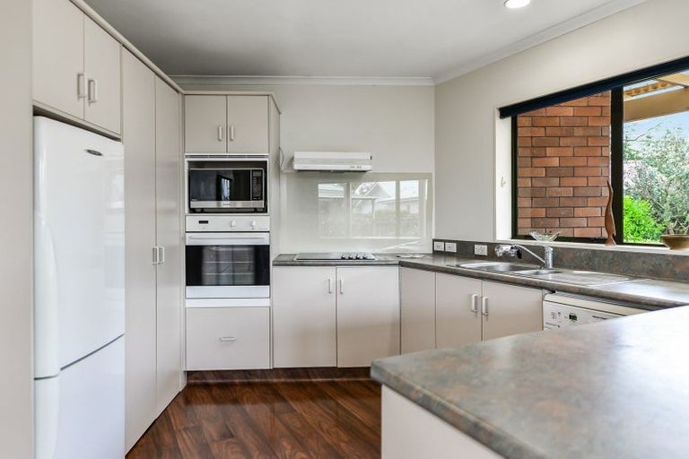 Photo of property in 4 Akona Lane, Hamilton East, Hamilton, 3216