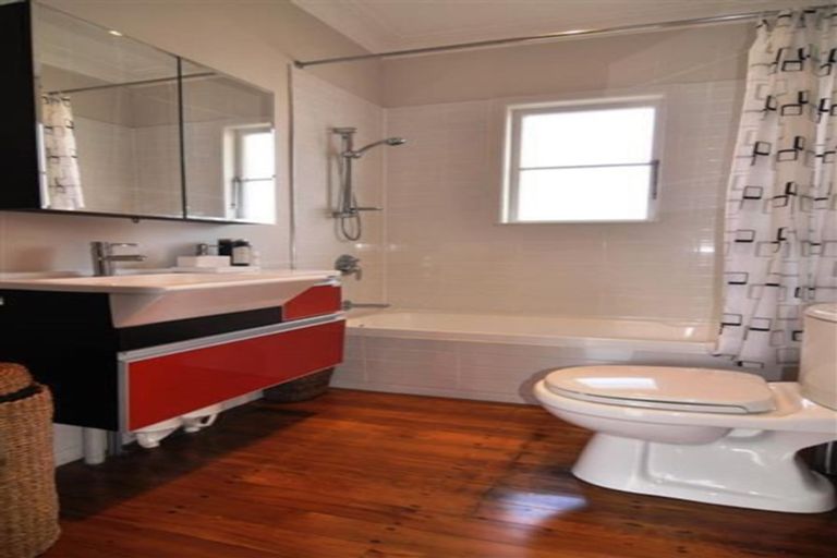 Photo of property in 163 Titirangi Road, New Lynn, Auckland, 0600