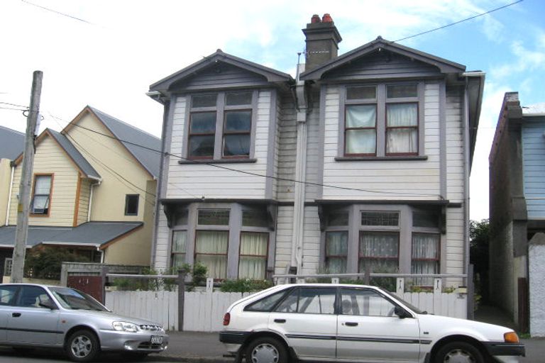 Photo of property in 2/86 Brougham Street, Mount Victoria, Wellington, 6011