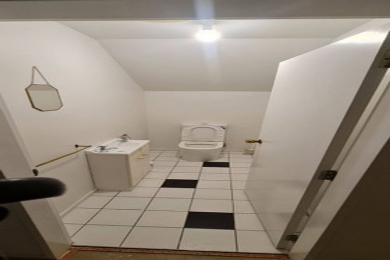 Photo of property in 7 Garden Road, Northland, Wellington, 6012