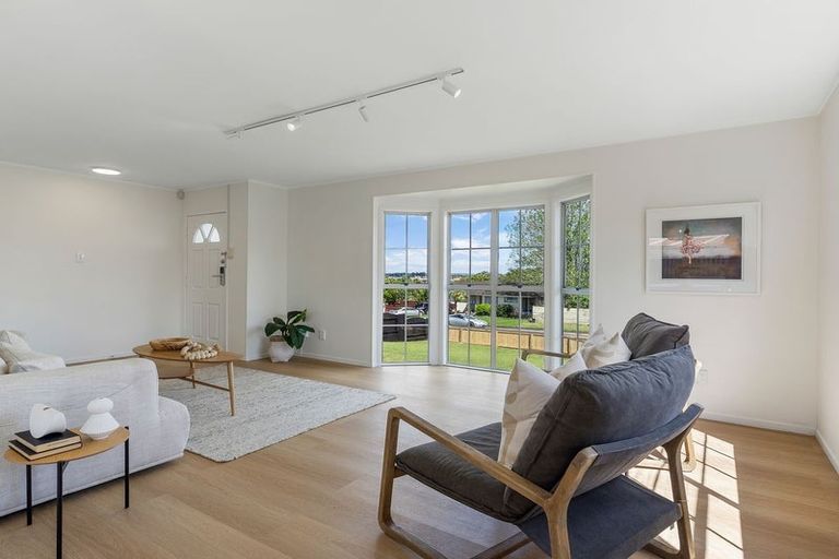 Photo of property in 5 Moxham Grove, Massey, Auckland, 0614