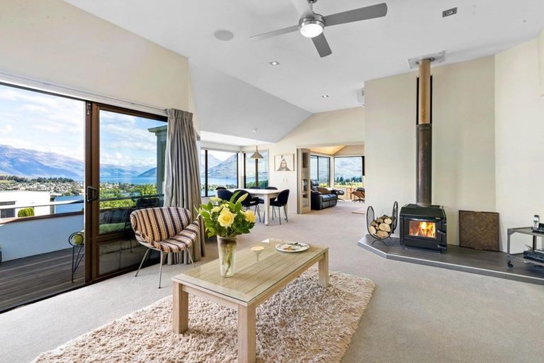 Photo of property in 82 Panorama Terrace, Queenstown, 9300