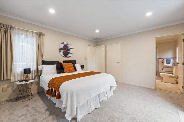 Photo of property in 77c Colwill Road, Massey, Auckland, 0614