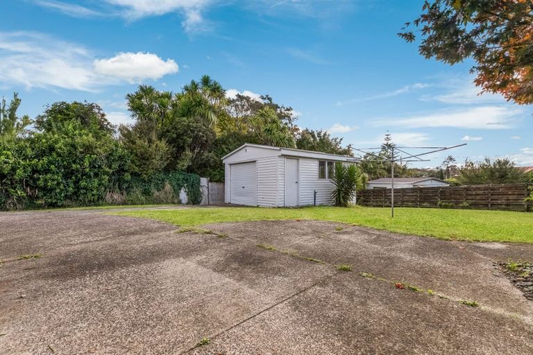 Photo of property in 70 Kaurilands Road, Titirangi, Auckland, 0604