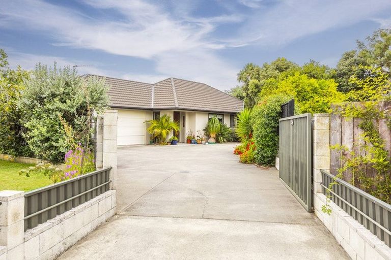 Photo of property in 8a Chester Street, Taradale, Napier, 4112