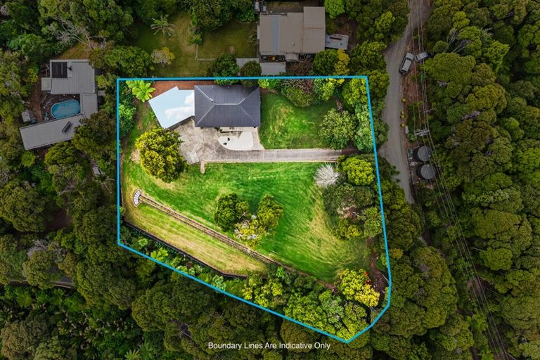 Photo of property in 6 Walker Road, Henderson Valley, Auckland, 0612