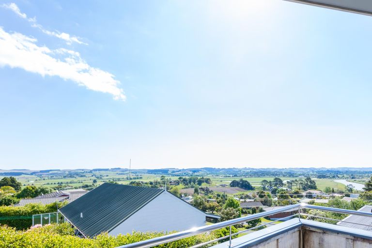 Photo of property in 3/32 Hand Road, Helensville, 0800