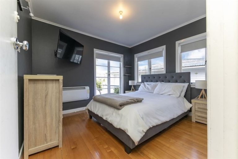 Photo of property in 27 Routley Drive, Glen Eden, Auckland, 0602