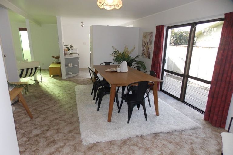 Photo of property in 16 Willowstream Grove, Cloverlea, Palmerston North, 4412