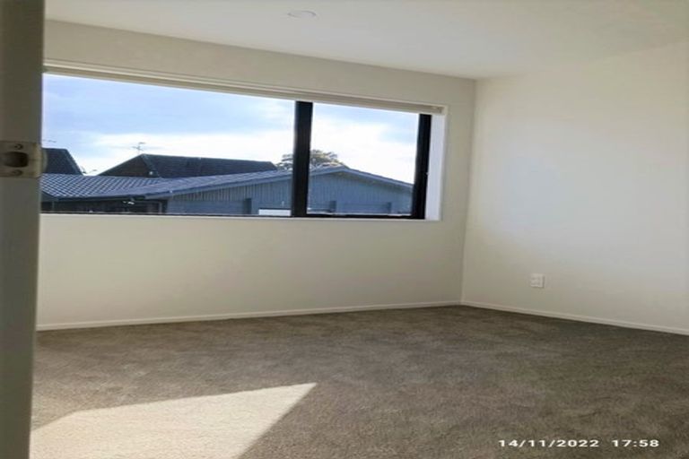 Photo of property in 49a Prince Regent Drive, Half Moon Bay, Auckland, 2012