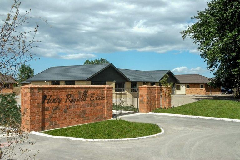 Photo of property in Henry Russell Estate, 22/36 Belgrove Drive, Waipukurau, 4200