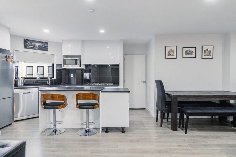 Photo of property in 1 Kohuora Lane, Papatoetoe, Auckland, 2025