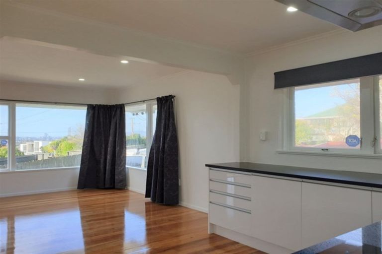 Photo of property in 61 Ocean View Road, Hillcrest, Auckland, 0627