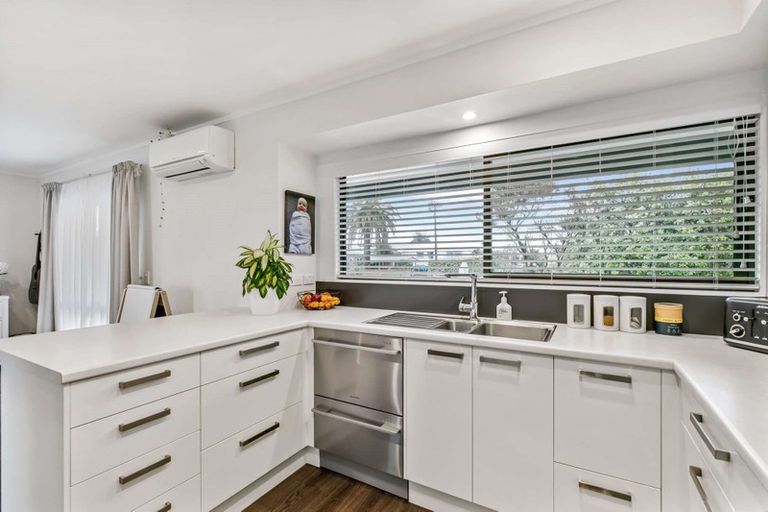 Photo of property in 48 Simpson Road, Papamoa Beach, Papamoa, 3118