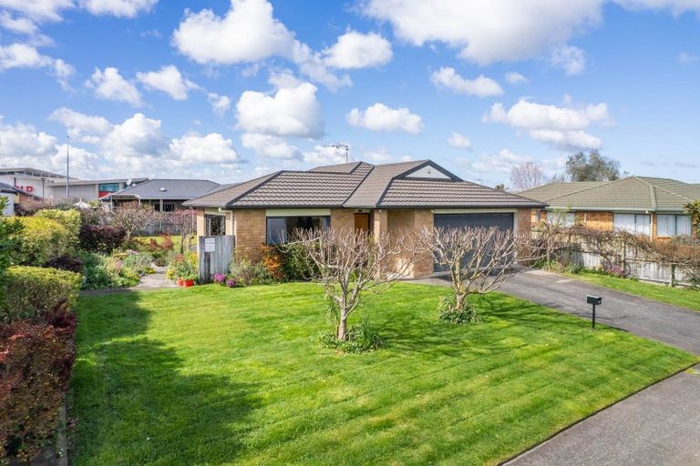 Photo of property in 22 Cranbrook Place, Rototuna North, Hamilton, 3210