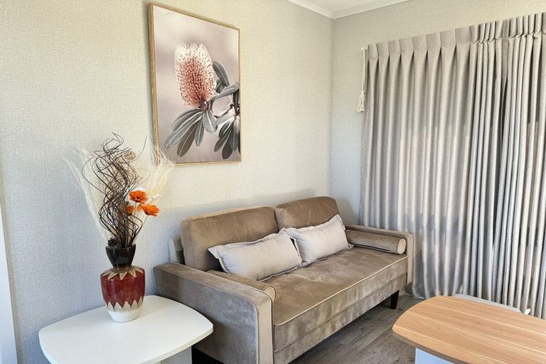 Photo of property in 4 Beverley Road, Stanmore Bay, Whangaparaoa, 0932