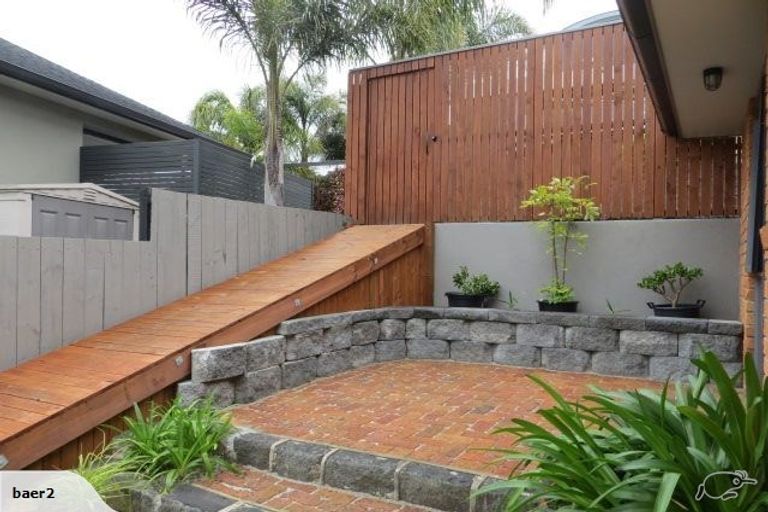 Photo of property in 96 Grovenor Drive, Orewa, 0931