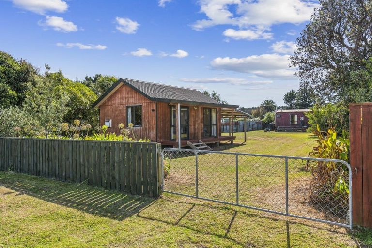 Photo of property in 29 Tuiti Street, Hokio Beach, Levin, 5571