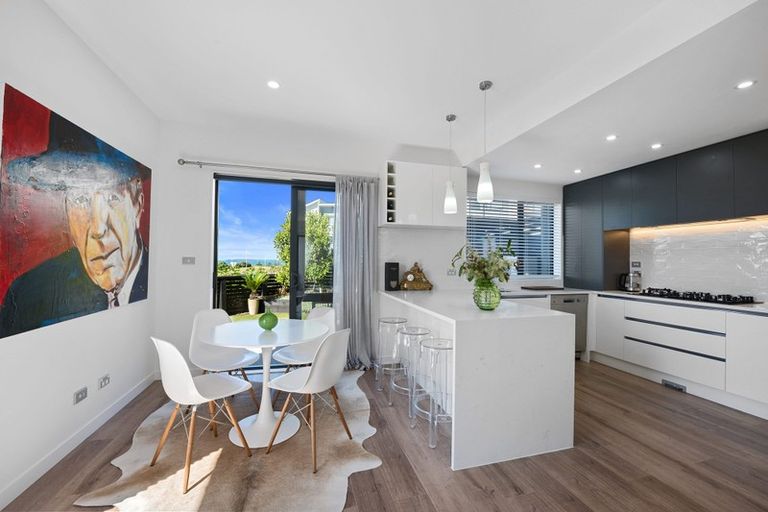 Photo of property in 78 Te Oneroa Way, Long Bay, Auckland, 0630