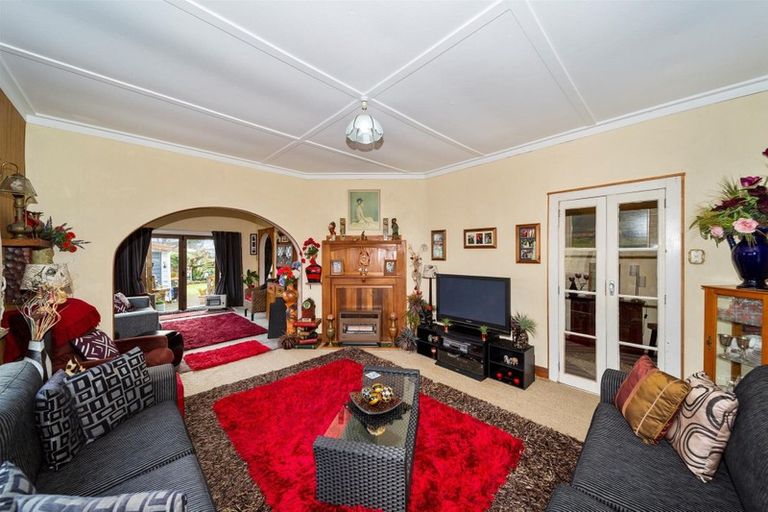 Photo of property in 288 South Road, Hawera, 4610