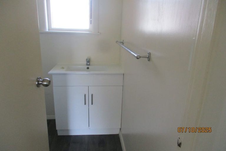 Photo of property in 1086 High Street, Taita, Lower Hutt, 5011